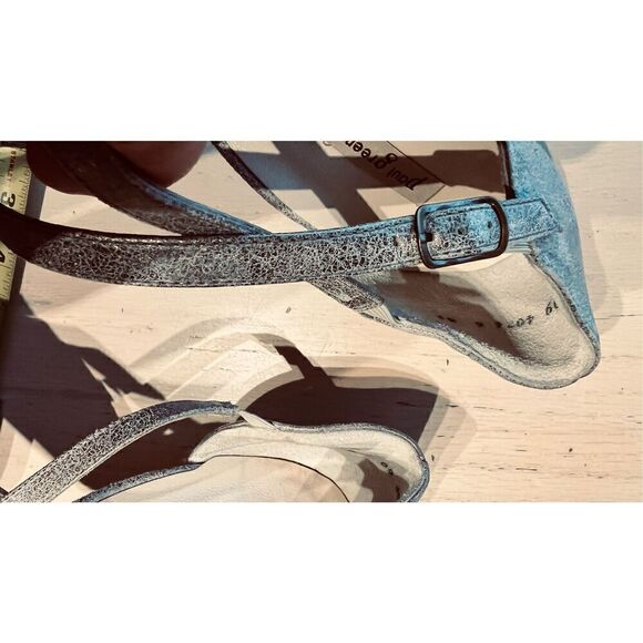 PAUL GREEN SILVER LEATHER POINTED TOE HEELS SZ 9 - Picture 9 of 10